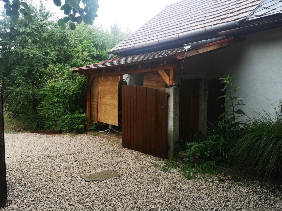 Kúti Vendégház Bakonykuti Extérieur photo