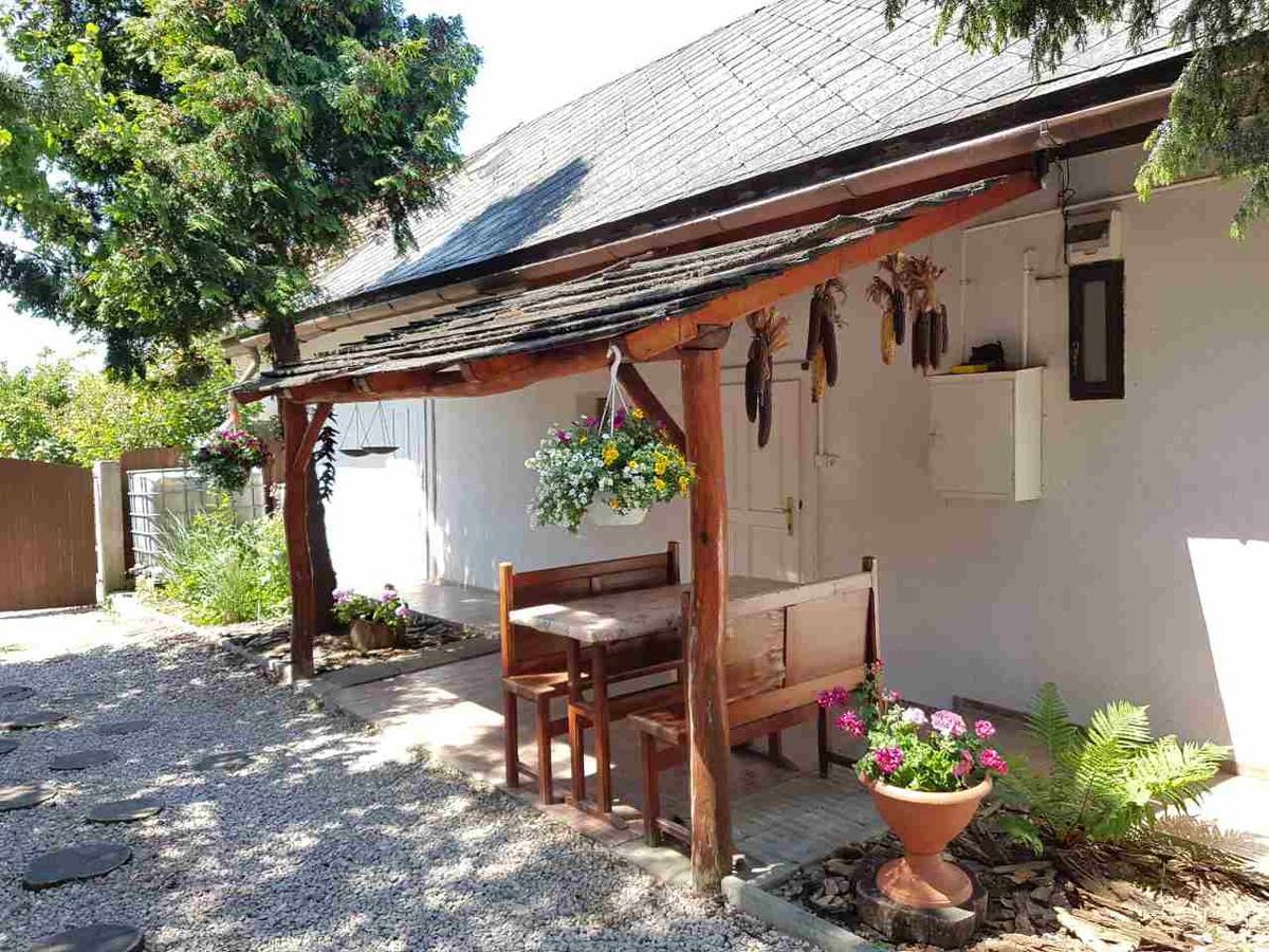 Kúti Vendégház Bakonykuti Extérieur photo
