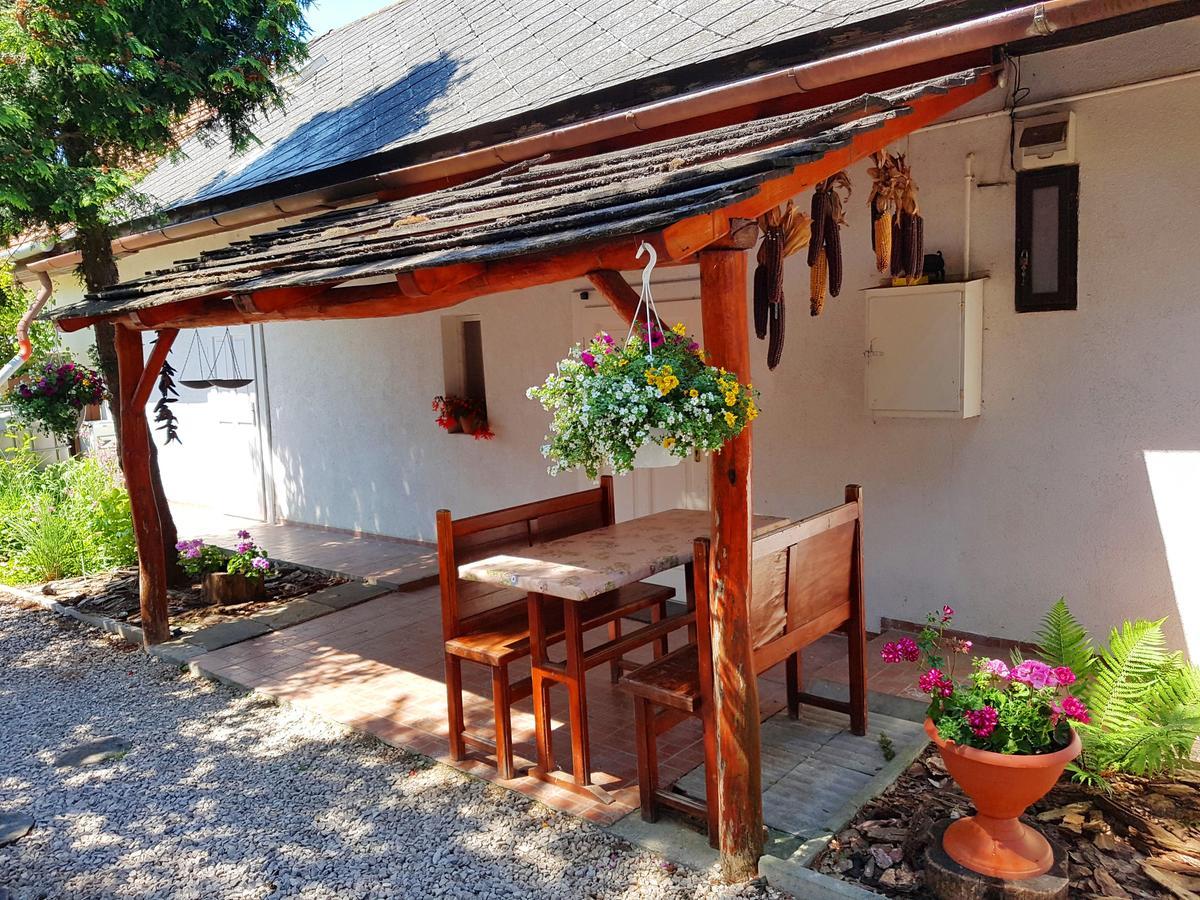 Kúti Vendégház Bakonykuti Extérieur photo